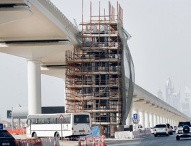 Emergency stairs are being constructed between Dubai Metro stations that connect Interchange 3 and Interchange 4 on Shaikh Zayed Road. 