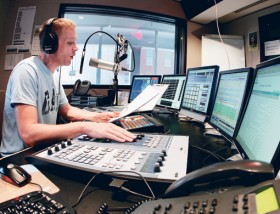 Gulf News archive Gulf News Broadcasting's Radio 2 studio in Dubai. Radio's lack of dependence on the real estate sector has enabled GNB to hold on to similar advertising rates as last year as other platforms feel the effects of the credit crunch. 