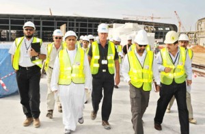 Al Tayer inspecting the work progress in the metro stations. 